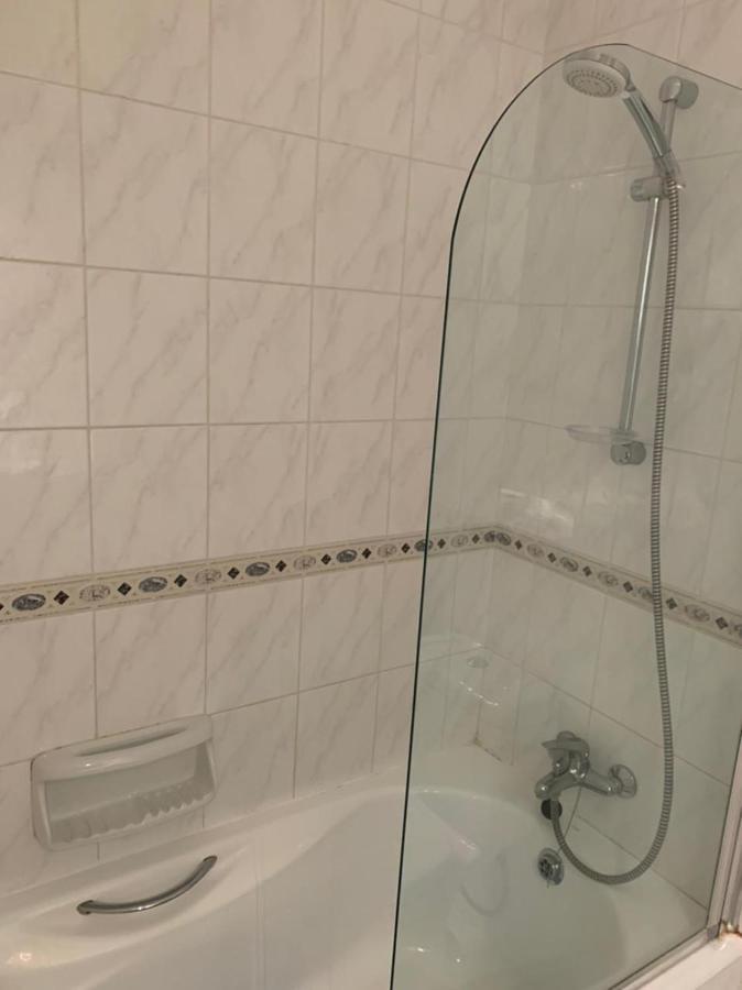 Comfortable 2 Bedroom In Popular Limnaria Gardens Apartment Paphos